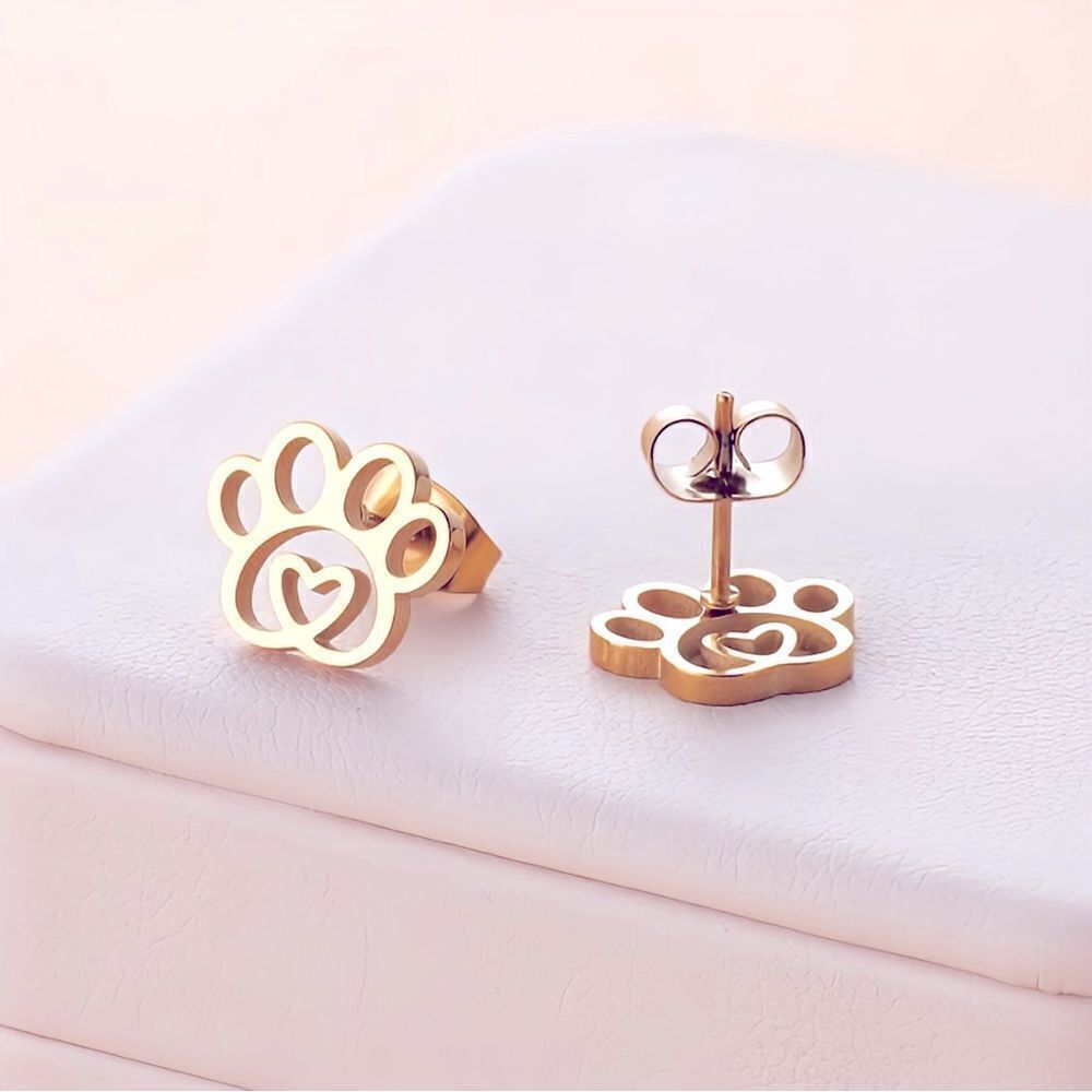 NWT ADORABLE PAW PRINT GOLD STUD EARRINGS